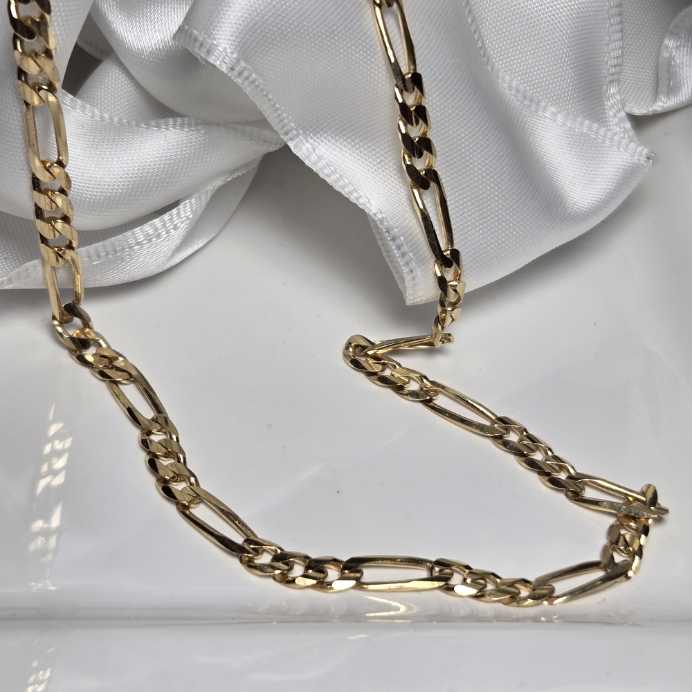 Elegant Gold Chain Necklace